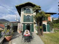 Charming villa Il Motto with pool - B&B Verbania