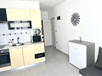 Apartman Solin 3, parking - Bed and Breakfast Solin