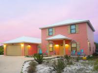 B&B Gulf Shores - Walk to Beach, Secluded, Gazebo with Grill, 1GiG WiFi, Washer and Dryer, Games - Bed and Breakfast Gulf Shores