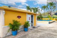 ATOAS - Lovely Vacation Retreat with Pool and Jacuzzi 5 min to Boqueron and Beaches - B&B