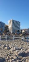 Seafront apartment with open-air heated pool - B&B