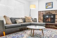 Seattle Cloud 2BR Prime Location - B&B