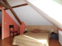 One-Bedroom Apartment (2-5 Adults)