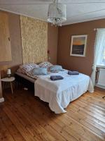 Double or Twin Room with Shared Bathroom