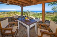 Two little houses with panorama view - B&B Kýthira