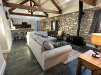 Beudy Howel - B&B Llansadurnen