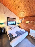 Otter 4 Hot Tub - HuntersMoon-Warminster-Bath-Salisbury - Chambres d’hôtes