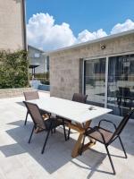 Villa with Pool & Garden apartment 1 Ognjen - B&B Teodo