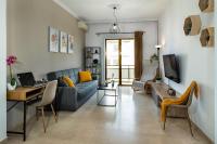 Central apt. with parking - 3 min from old port - B&B
