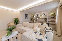 Beautiful Haussmannian apartment - South Balcony - Ferienwohnung