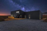 Luxury Log Home with a Hot Tub - B&B Selfoss