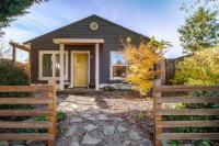 Under The Cedars Guesthouse - B&B Portland