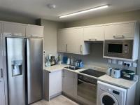 B&B Galway - Small,smart,tidy 2 bed apartment - Bed and Breakfast Galway