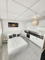 Hello-Guyane, Marina 3, Studio Prestige 5 étoiles - B&B Saint-Laurent-du-Maroni