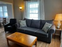 B&B Rochester - Cozy 2BR house W/ Backyard - Bed and Breakfast Rochester