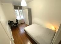 Tweepersoonskamer met Gedeelde Badkamer