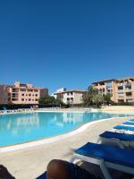 Magnifique rez de jardin & piscine & bord de mer - B&B