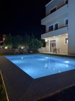 Villa Rose Ground Floor - Private Swimming Pool Garden - B&B Koskinoù