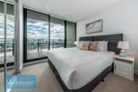One-Bedroom Apartment + Study with Harbour Views