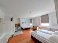 Camera Familiare con Bagno in Comune