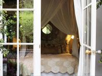 Suite with Mountain View