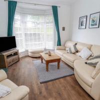 B&B Kingston upon Hull - CoastGuard Cottage 3 Bed House Pet Friendly, Close to Spurn Contractors Welcome - Bed and Breakfast Kingston upon Hull