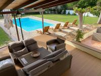 Relaxing Villa with Swimming Pool and Garden - Ferienwohnung Áyios Yeóryios
