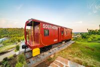 James Station Train Caboose with River Views - B&B Lynchburg