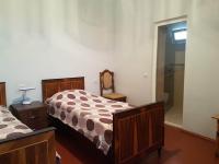 Camera Matrimoniale/Doppia con Letti Singoli con Bagno