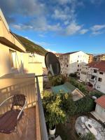 Apartment mit Balkon