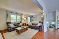 Lakefront Vacation Rental w/ Views & Hot Tub! - Chambres d'hôtes Bracey