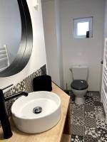 Bel appartement sur cour plein centre ville et parking - B&B Moulins