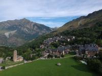 Apartamento con gran terraza y vistas panorámicas en Taüll, con plaza de parking - Chambres d'hôtes Taüll