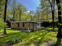 Veel eigen en omheinde grond in dit luxe huisje! - B&B