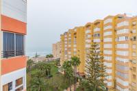 Modern Apartment Steps from the Beach - Chambres d'hôtes Torrox