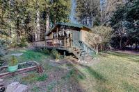 B&B Sedro-Woolley - Cozy Cedar Cabin - Bed and Breakfast Sedro-Woolley