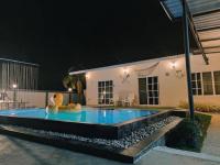 บ้านพูลโต พูลวิลล่า ที่พักบางเสร่ - สัตหีบ - Chambres d’hôtes Sattahip