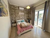 2-Bedroom Blue & White House with Garden and Beach - B&B Plataniás