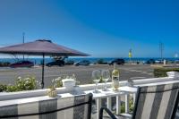 Luxury Ocean Views & Steps To The Sand - Tower 36 Lower Condo Unit - Chambres d’hôtes