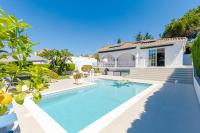 Modern villa with Heated Pool & BBQ Next to the Beach - Ferienwohnung Marbella