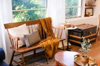 Cozy Renovated Vintage Modern House Downtown! - B&B