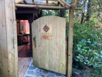 B&B Ucluelet - Forest Sweet Retreat Hot Tub & Wood Fired Sauna - Bed and Breakfast Ucluelet