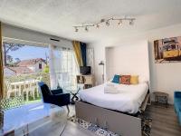 Studio with Terrace