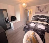 Milton Keynes Luxury Short Stay House with WIFI and Free Parking - Chambres d'hôtes Wolverton