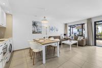 Casahost Bastian Boutique I Seaview - B&B Costa Teguise