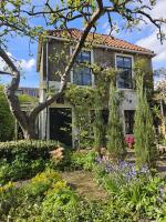 Apple Tree Cottage - charming home at beautiful canal in our idyllic garden - B&B