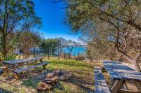 B&B Canyon Lake - The Cove Directly on Canyon Lake! WATERFRONT - Bed and Breakfast Canyon Lake