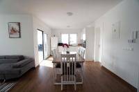 Apartman Petra - B&B Brodarica