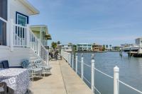 B&B Jensen Beach - Waterside Jensen Beach Home with Marina Access! - Bed and Breakfast Jensen Beach