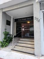 1 quarto a 200mts da praia Central, GARAGEM, WI-FI 160 Mbps, PET-FRIENDLY - B&B